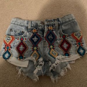 barely worn lf denim shorts size 24